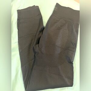 Pink active leggings!! Size M/L